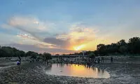 تصاویری از نجات ماهیان زاینده رود