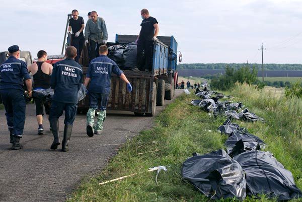 عکسی تاسف بار از فاجعه MH17