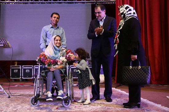 ادامه درمان هانیه با دستور وزیر بهداشت در تهران