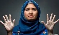 زنی‌که روزی ۲۵ بار حمام می رود! +عکس