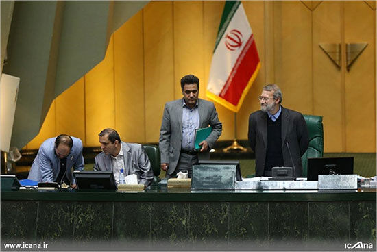 لاریجانی مجلس را «سرپایی» اداره کرد