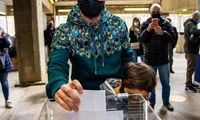 لیونل مسی پای صندوق رأی انتخابات بارسلونا