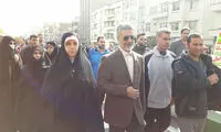 حضور خانوادگی دریادار سیاری در راهپیمایی