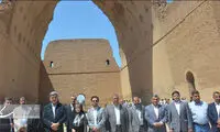 حناچی از طاق کسرا دیدن کرد