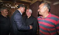 عادل، دایی و پروین در مراسم ترحیم جعفر کاشانی