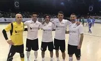سرمربی تیم ملی فوتسال در کنار گیگز و مالدینی