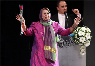 سیمین غانم در تهران کنسرت می‌گذارد