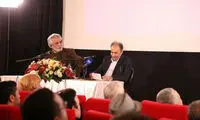 معتمدآریا: به فکر شعارهای بی‌محتوای شهر باشید
