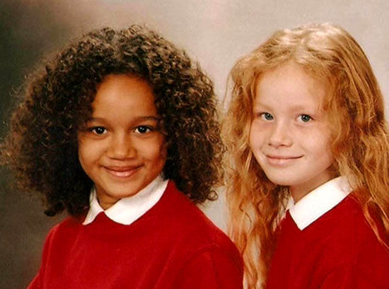 باور کنید این دو دختر دوقلو هستند! +عکس