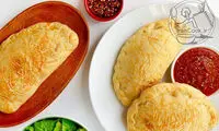 طرز تهیه کالزونه؛ پیتزای تا شده‌ی ایتالیایی