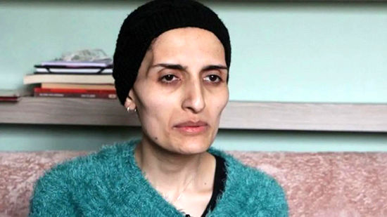 هلین بولک، خواننده‌ای که بر اثر اعتصاب غذا جان باخت