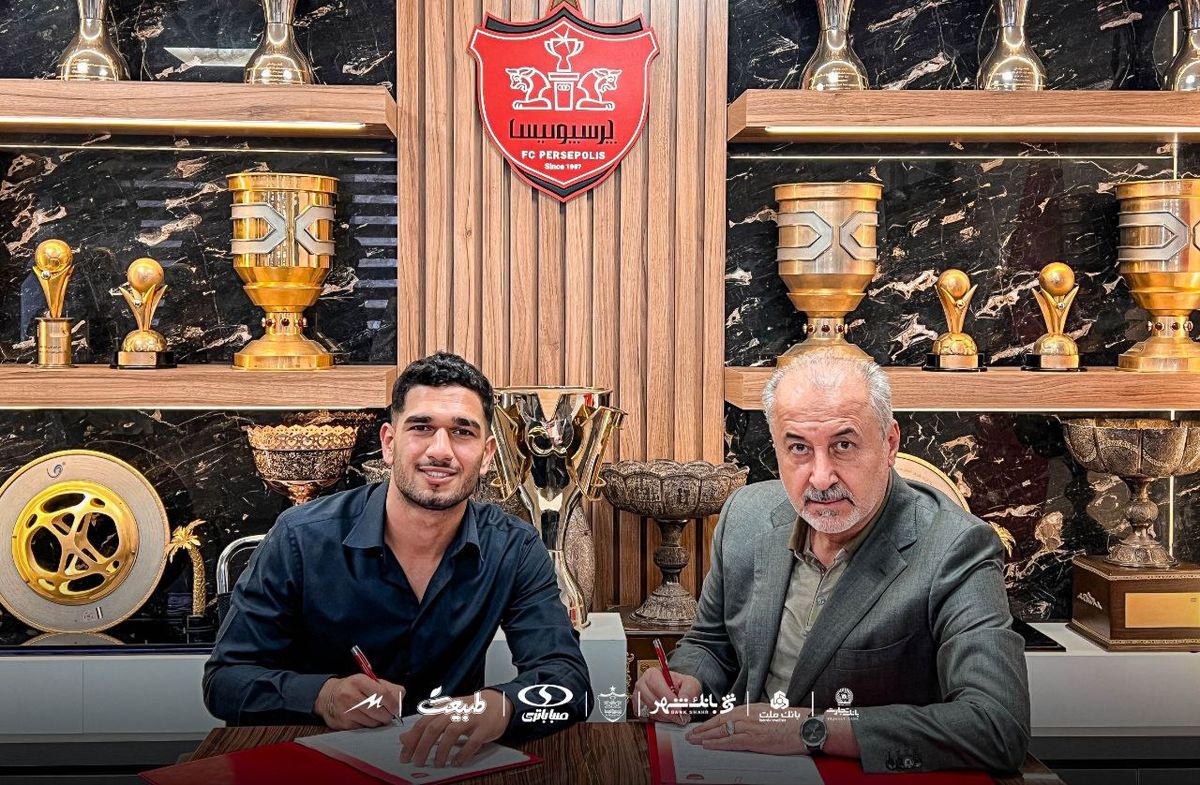   یک ستاره دیگر با پرسپولیس تمدید کرد 