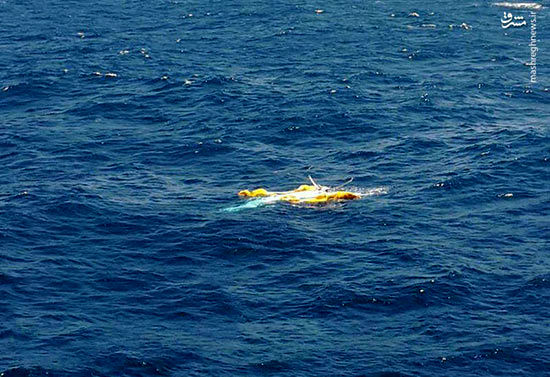کشف لاشه بالگرد سقوط کرده در خلیج فارس