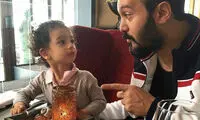 عکس: کامبیز دیرباز در کنار دخترش