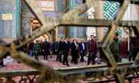 وزیر خارجه فرانسه در حرم حضرت علی (ع)