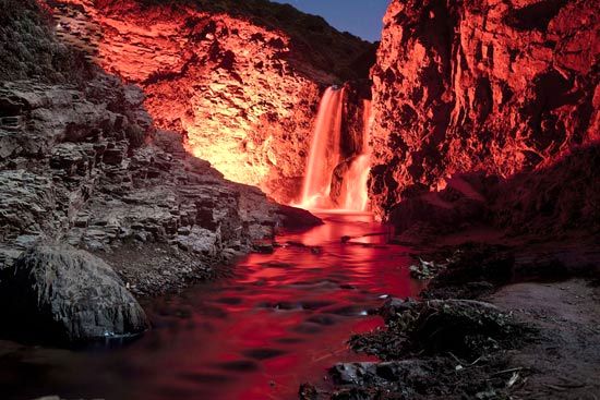 آبشارهای رنگین کمانی شمال کالیفرنیا