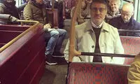 سفیر ایران و علاقه فراوان به اتوبوس دو طبقه!