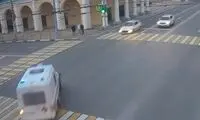 واژگونی آمبولانس در یک تصادف