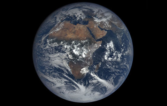 نمایش زنده‌ تصویر زمین از سایت ناسا