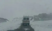نجات 2 مادر باردار در برف و کولاک
