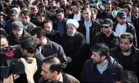 تصاویری از روحانی به جمع راهپیمایان ۲۲بهمن