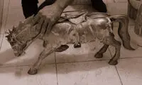 چه پول‌هایی که برای خرید عَلَم نمی‌دهند