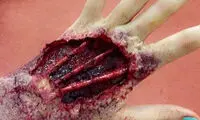 اجرای واقع گرایانه گریم فیلم های ترسناک (16+)