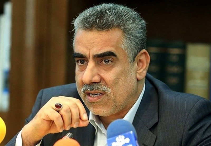 عباسی: محمود صادقی باید استعفا بدهد