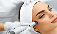 میکرونیدلینگ چیست و چگونه انجام می‌شود؟