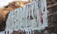 آبشار یخی فوق‌العاده زیبا در چین +عکس