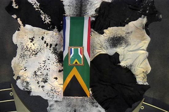 عکس: ماندلا چگونه به خاک سپرده می‌شود؟