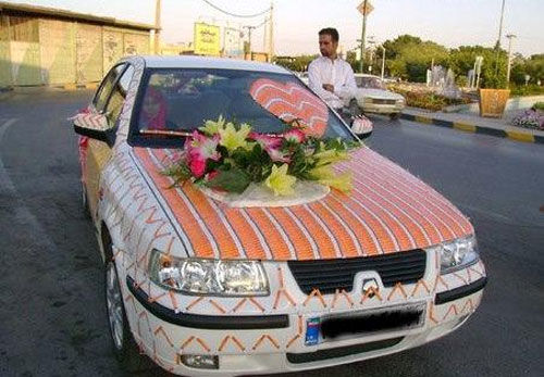 تزئین ماشین عروس با 4500 عدد کارت شارژ!
