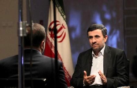 مجری تلویزیون پاسخ احمدی نژاد را داد