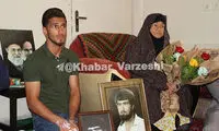 دیدار علی‌علیپور با خانواده شهید علیپور