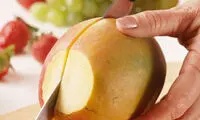 چطور هسته انبه و آووکادو را دربیاوریم؟