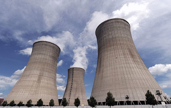 چین نیروگاه اتمی شناور می سازد!