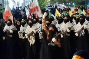 حضور زنان اسلحه به دست در تجمعات خیابانی امشب