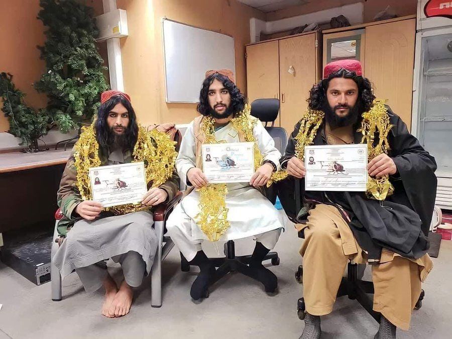 عکس عجیب سه خلبان عضو طالبان افغانستان