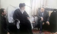 رهبری در منزل محافظ شهیدشان +عکس