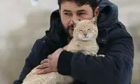 مردی که در سوریه ماند تا از گربه ها مراقبت کند!