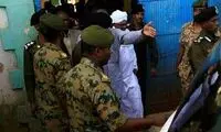عمرالبشیر پس از مدت‌ها آفتابی شد