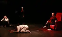 جادوگرانی که هملت و مکبث را به قهقرا می‌برند