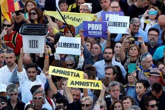 ۳۵۰هزار کاتالانی تظاهرات کردند