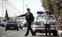 تصویری از یک راننده متخلف که دست‌به‌دست شد