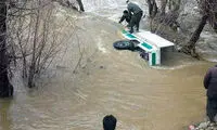 عکس: خودروی ناجا در رودخانه غرق شد