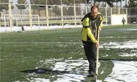 عکس: سرمربی سپاهان بیل به دست شد