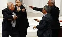 درگیری دو نماینده بر سر سوریه +عکس