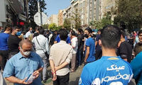 تجمع هواداران استقلال مقابل ساختمان باشگاه