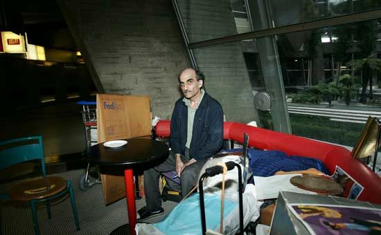 اقامت ۱۸ساله یک مرد ایرانی در فرودگاه پاریس!