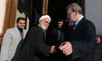 عکس: تقدیر علی لاریجانی از ناطق‌ نوری